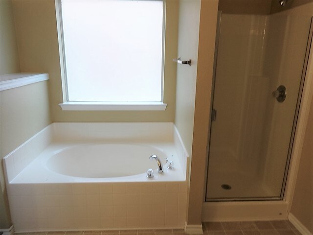 Building Photo - 5112 Parkplace Dr