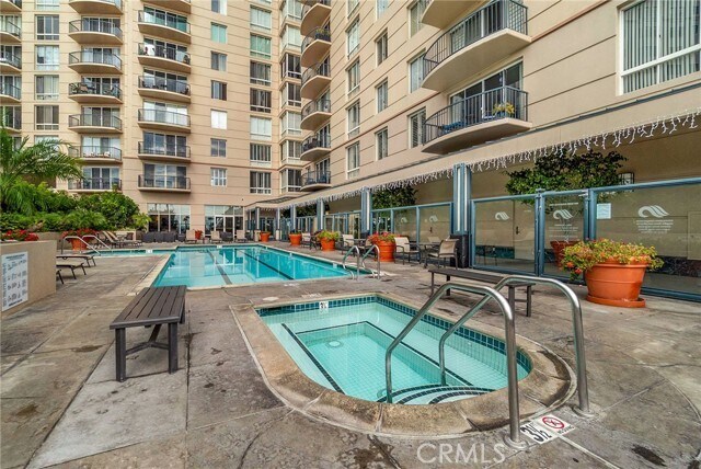 Building Photo - 850 E Ocean Blvd