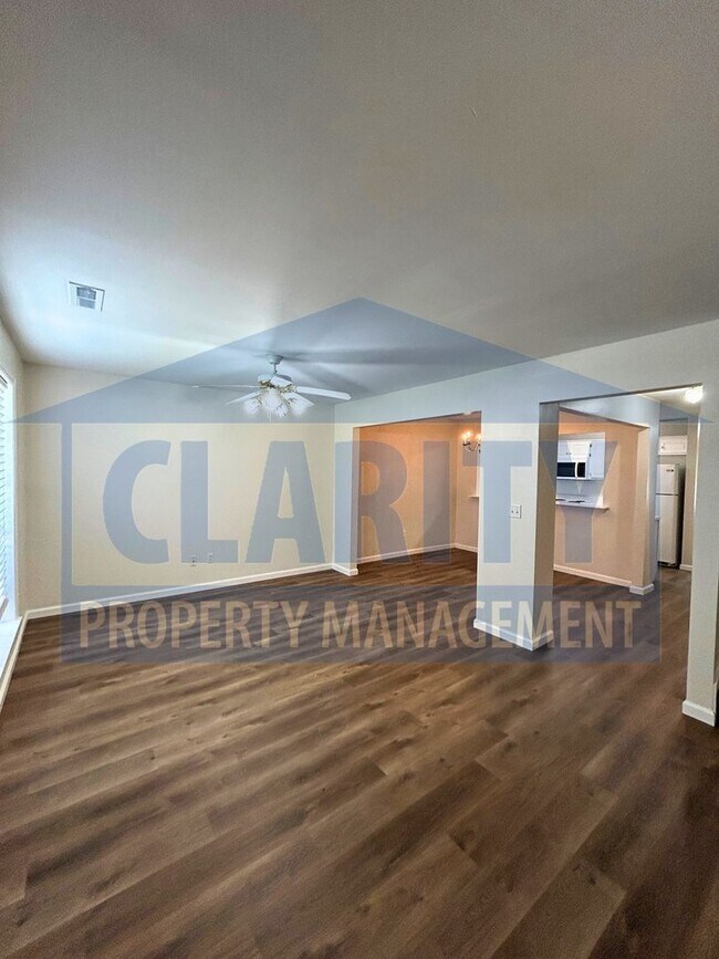 Building Photo - Three-bedroom townhome in Chattanooga!