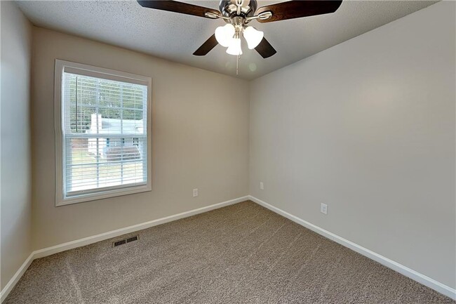 Building Photo - 217 Remington Ct