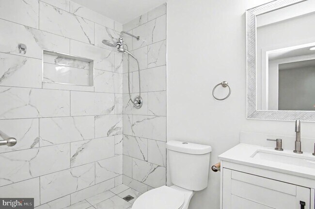 Building Photo - 312 E Gordon St