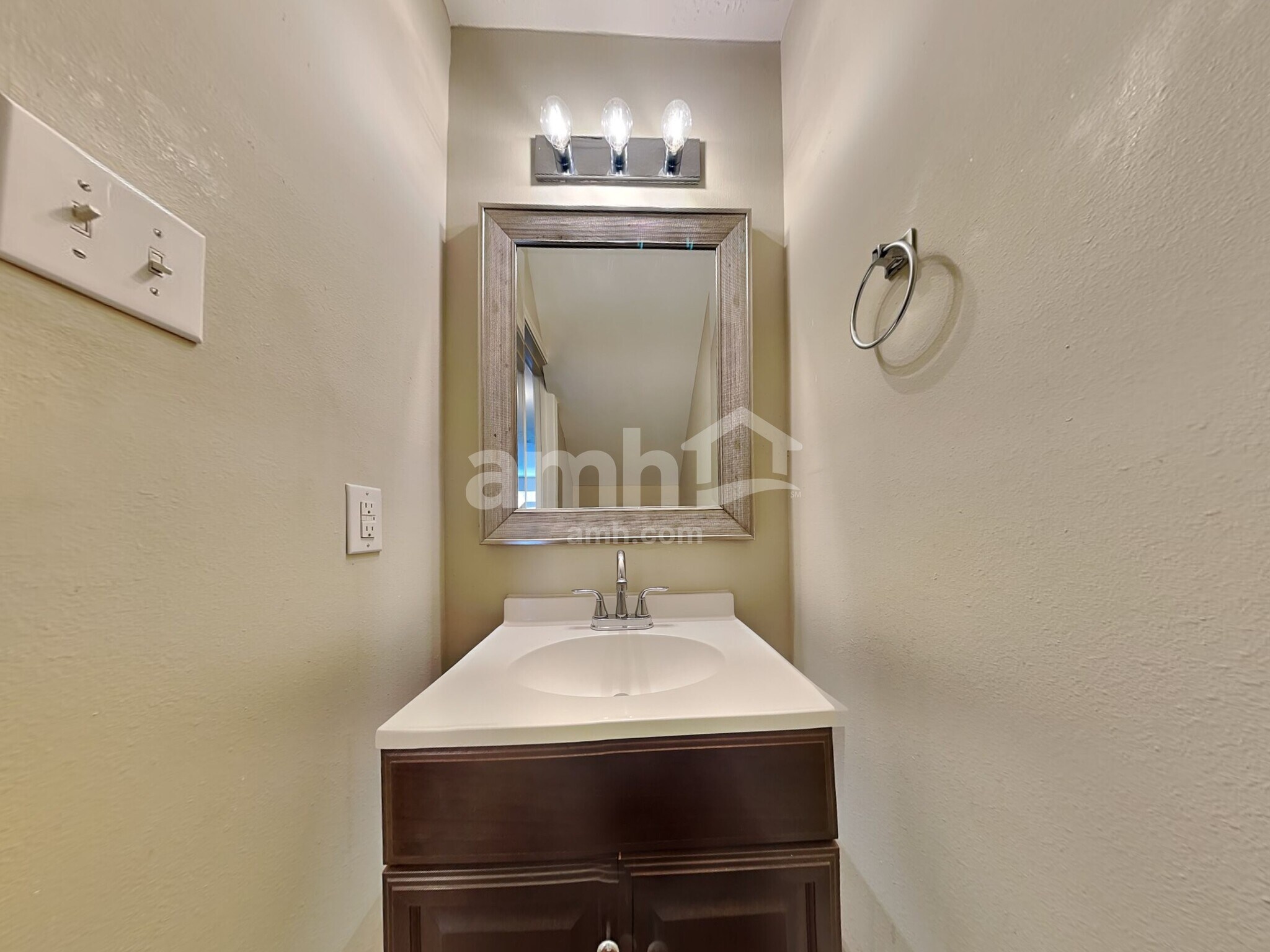 Building Photo - 3631 Windmoor Dr