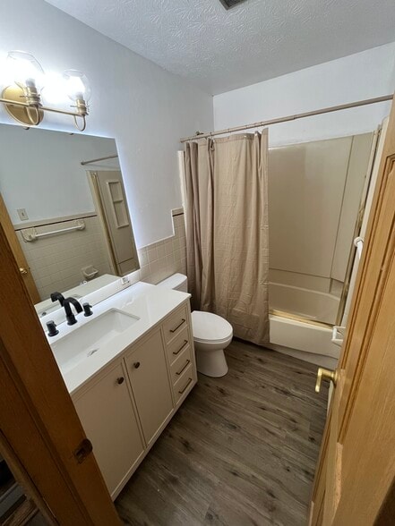 Upstairs Bathroom - 244 Natale Dr