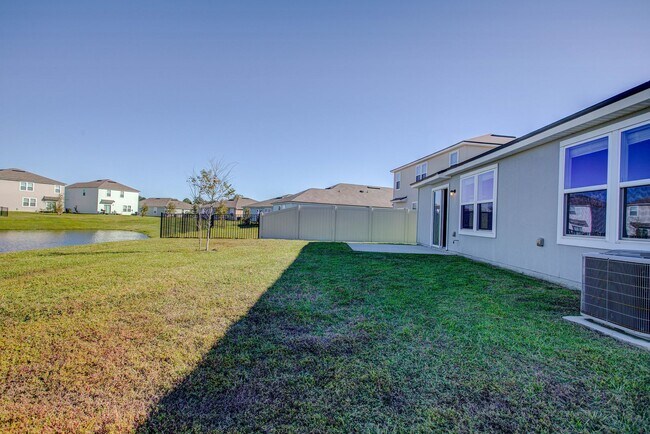 Building Photo - MOVE-IN READY 3/2 IN ENTRADA!