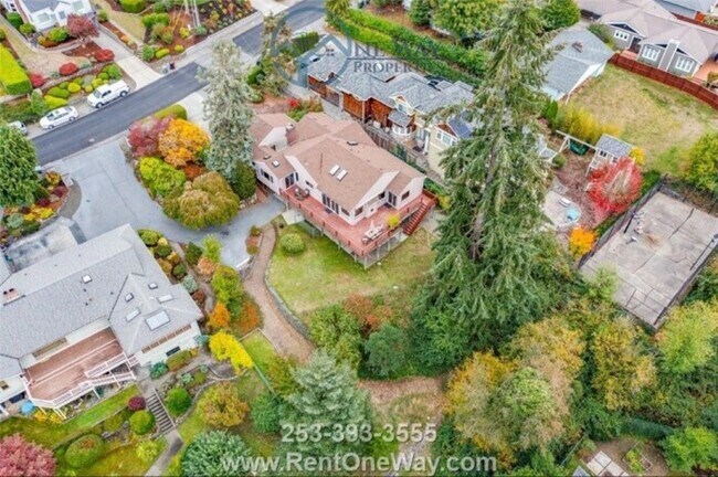 Building Photo - 3728 Olympic Blvd W