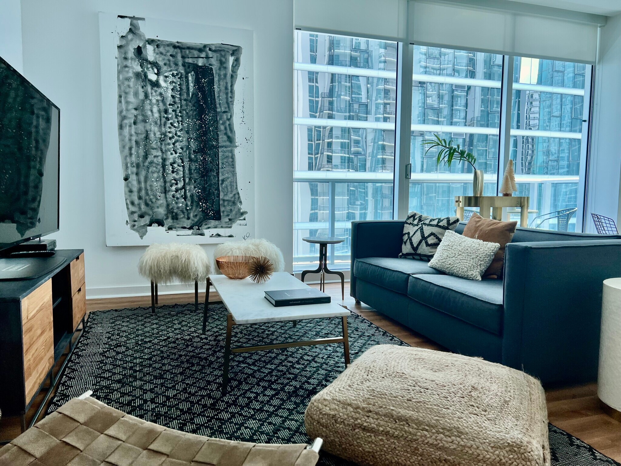 Building Photo - 300 S Biscayne Blvd