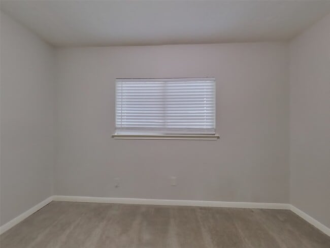 Building Photo - 14202 Clear Forest Dr