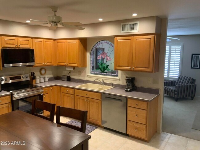 Building Photo - 2311 S Farnsworth Dr