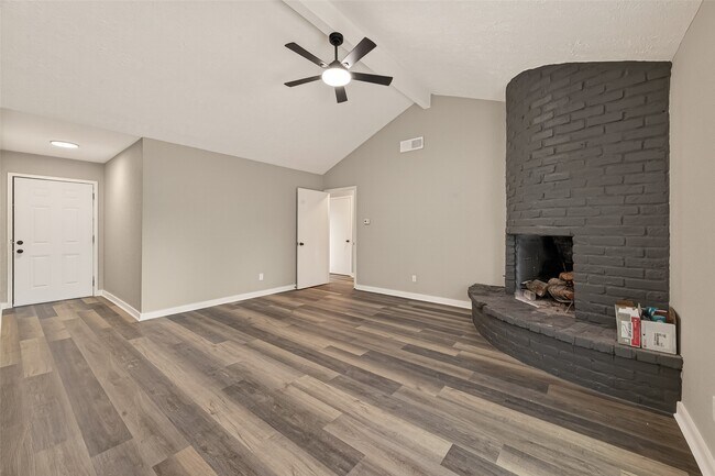 Building Photo - 3703 Tiffany Dr