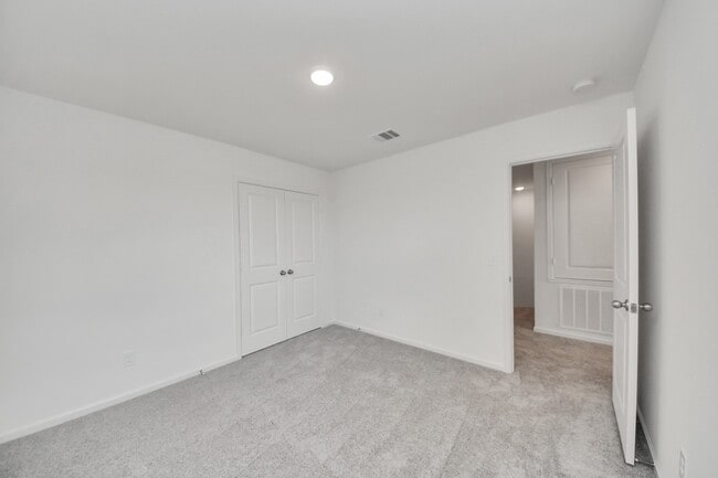 Building Photo - 10315 Malta Trce Dr