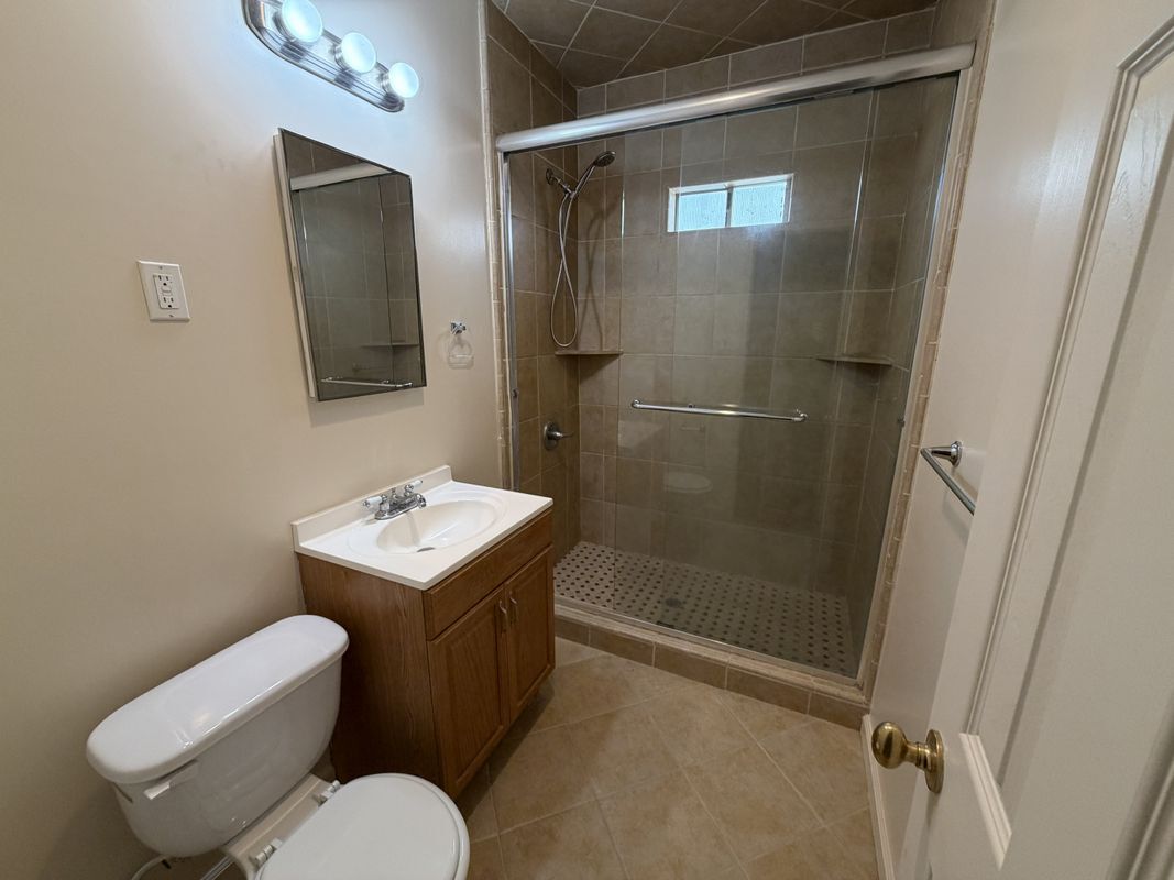 Building Photo - 630 1/2 North Spaulding Avenue