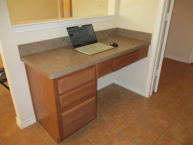 Building Photo - 4028 Twin Creeks Dr