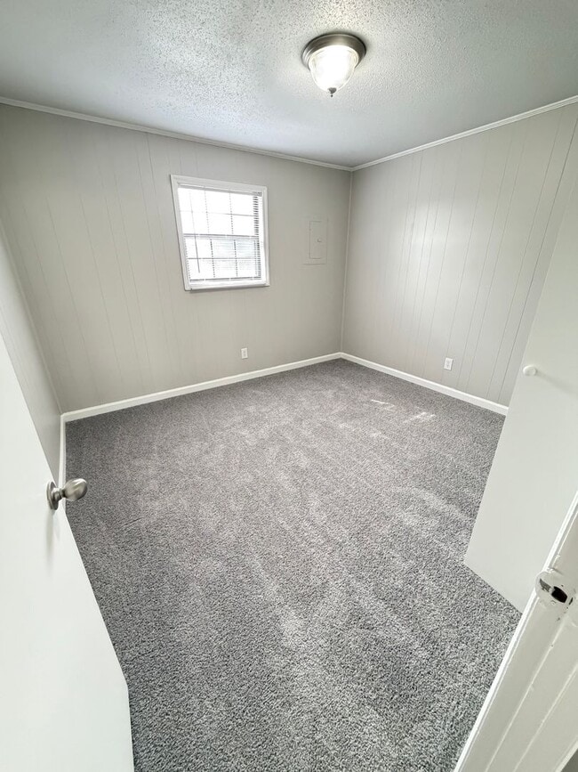 Building Photo - April Savings Are Here! Application Fee WAIVED ALL month!