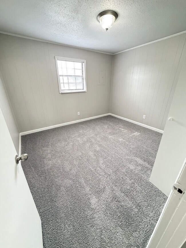 Building Photo - May Savings Are Here! Application Fee WAIVED ALL month!