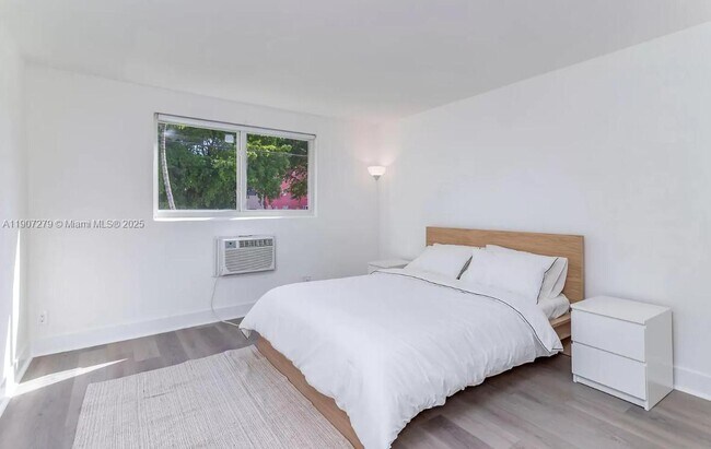 Building Photo - 143 SW 9th St