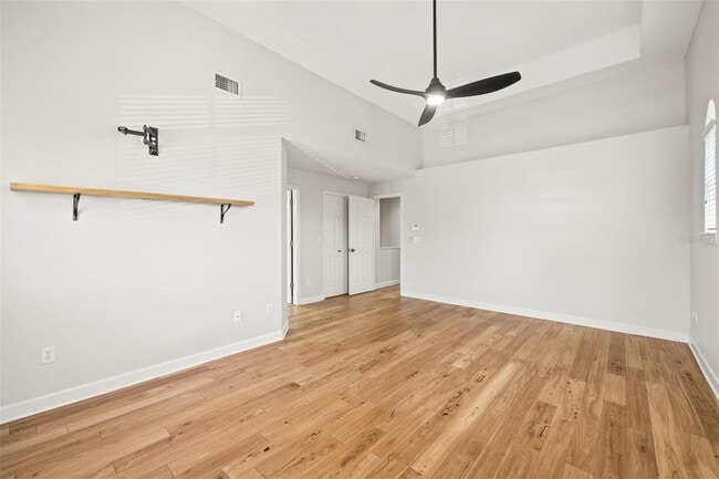 Building Photo - 113 S Melville Ave
