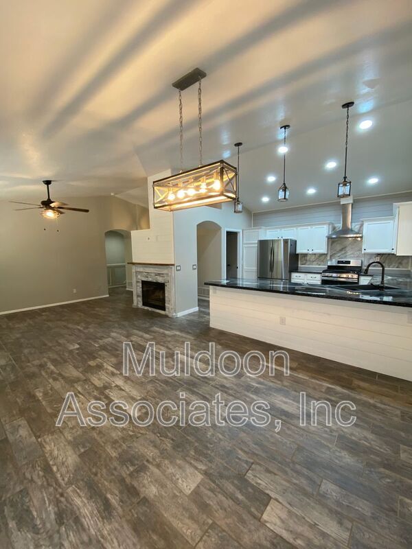 Building Photo - 4184 Coolwater Dr