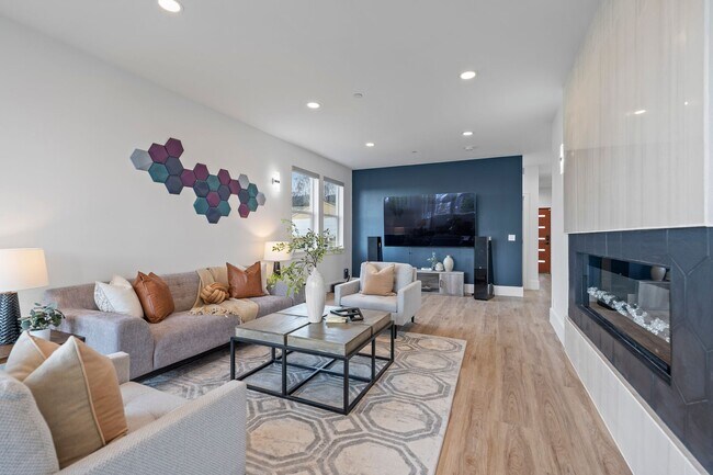Building Photo - Stunning 4/3 in the Oakland Hills
