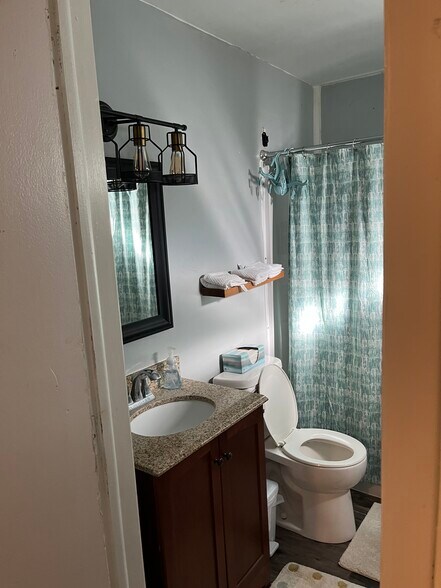 Building Photo - 3975 Sunset Dr