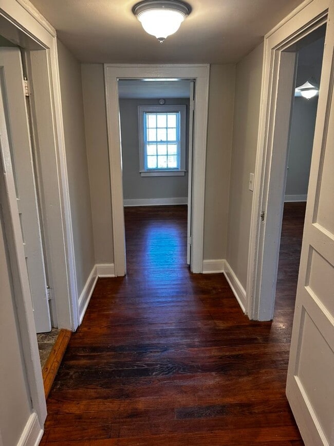 Building Photo - East Nashville 4 Bedroom