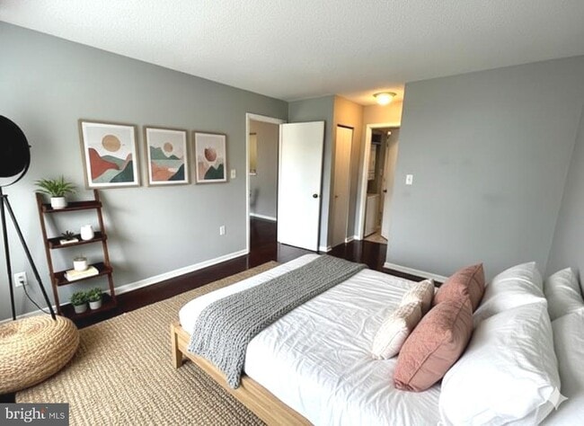 Building Photo - 2111 Wisconsin Ave NW