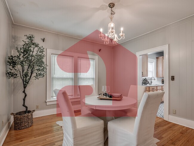 Building Photo - 1501 Gladstone Terrace