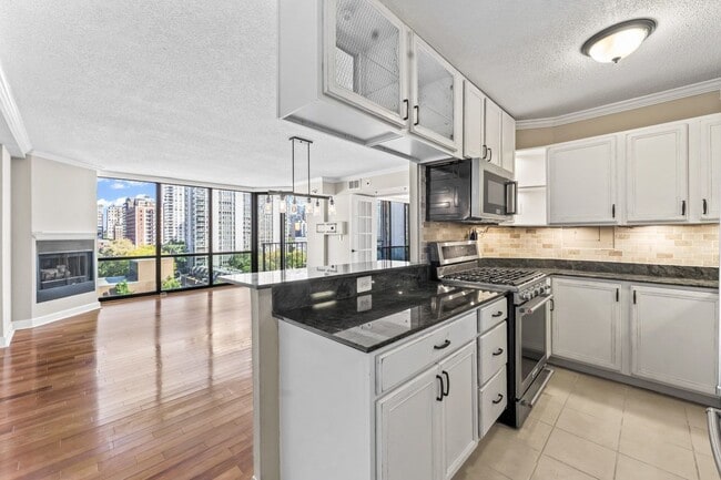 Building Photo - 1309 N Wells St