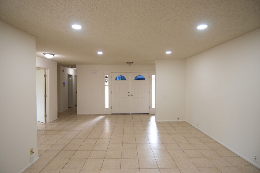 Building Photo - 1551 Minardi Ave