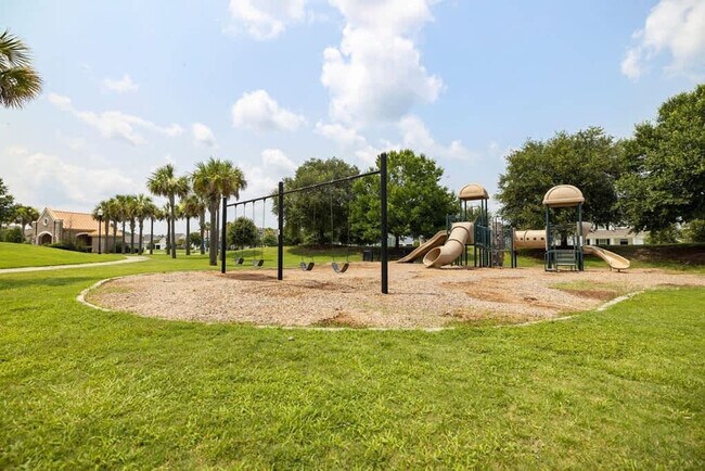Building Photo - 321 Dogwood Cir