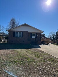 Building Photo - 27 Brunson St