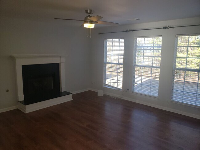 Building Photo - THE GOOD LIFE IN FAIRBURN