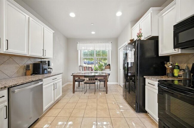 Building Photo - 516 E Slaughter Ln