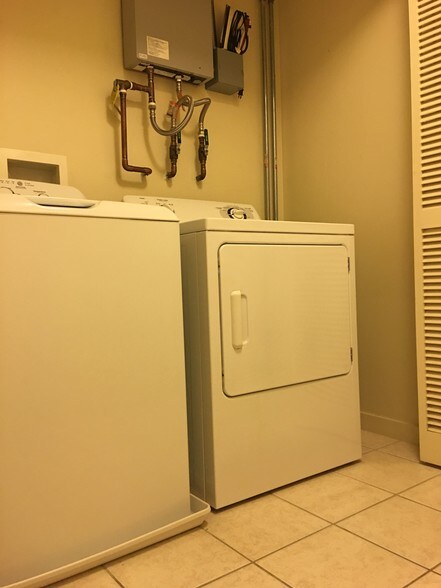 Building Photo - 28 Kainehe St