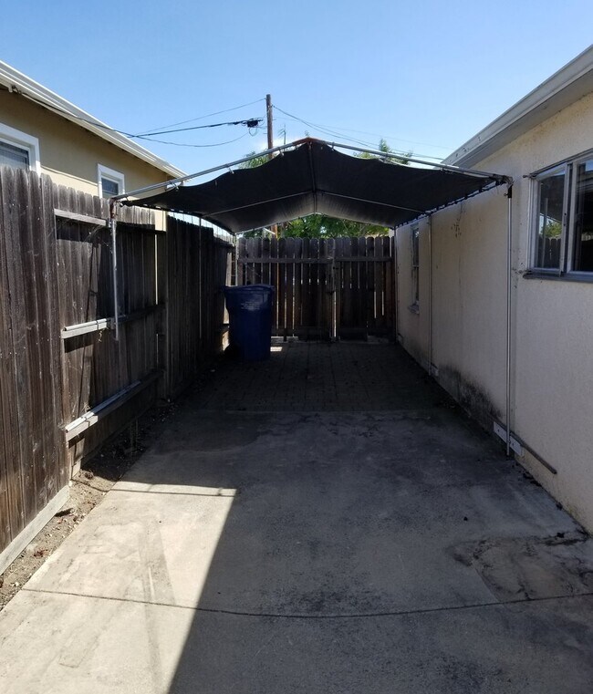 Building Photo - 246 Chorro St