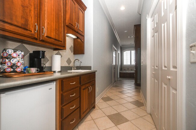 Building Photo - 21685 Merion Ct