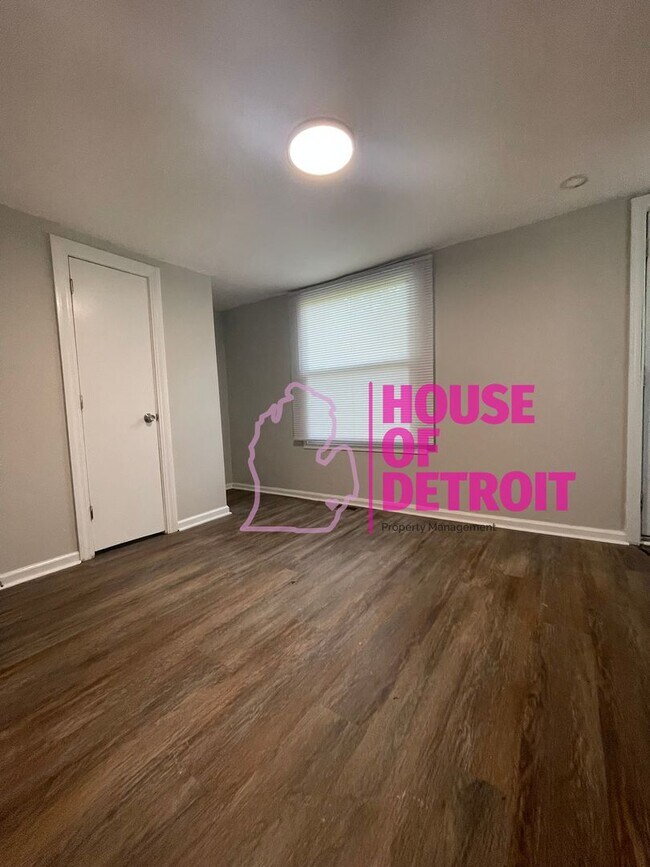 Building Photo - 3 BEDROOM 1 BATH SINGLE FAMILY HOME~ WARREN