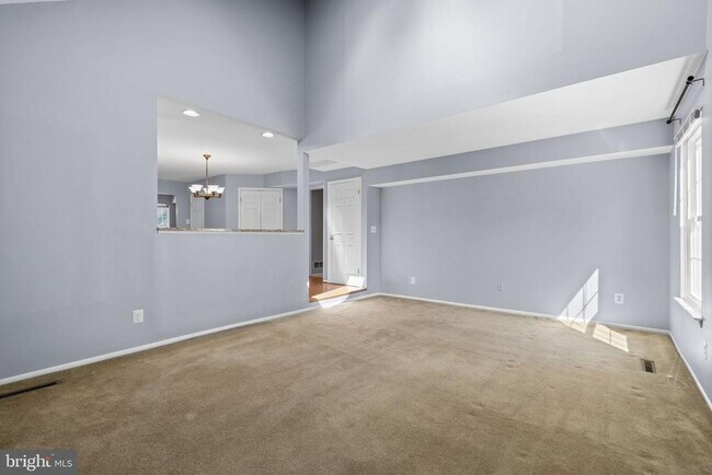 Building Photo - 4706 Bates Dr