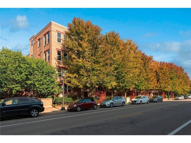 Building Photo - 660 N 2nd St