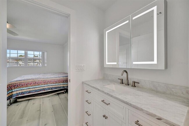 Building Photo - 9819 Hernando Ct