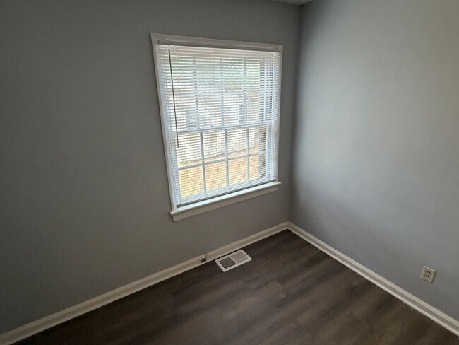 Building Photo - 1416 Rosewood Ave