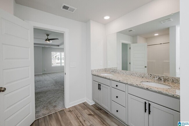 Building Photo - 501 Polo Way