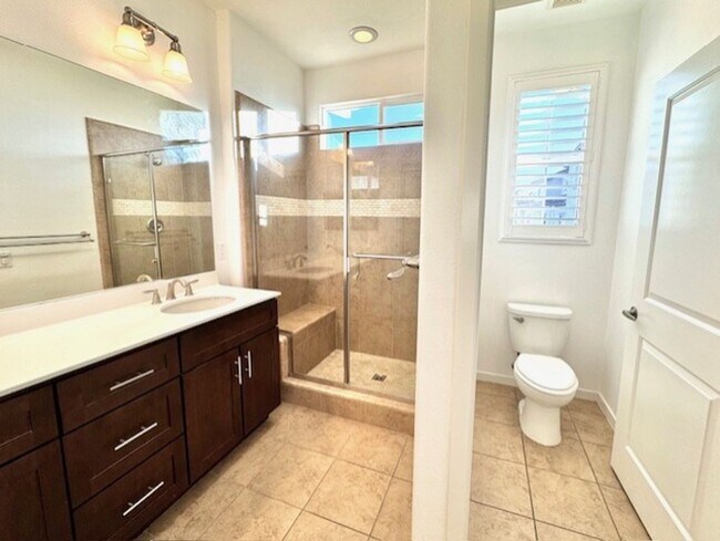 Building Photo - 2-bedroom, 2-bathroom condo in the Sunset Ridge community of Granada Hills