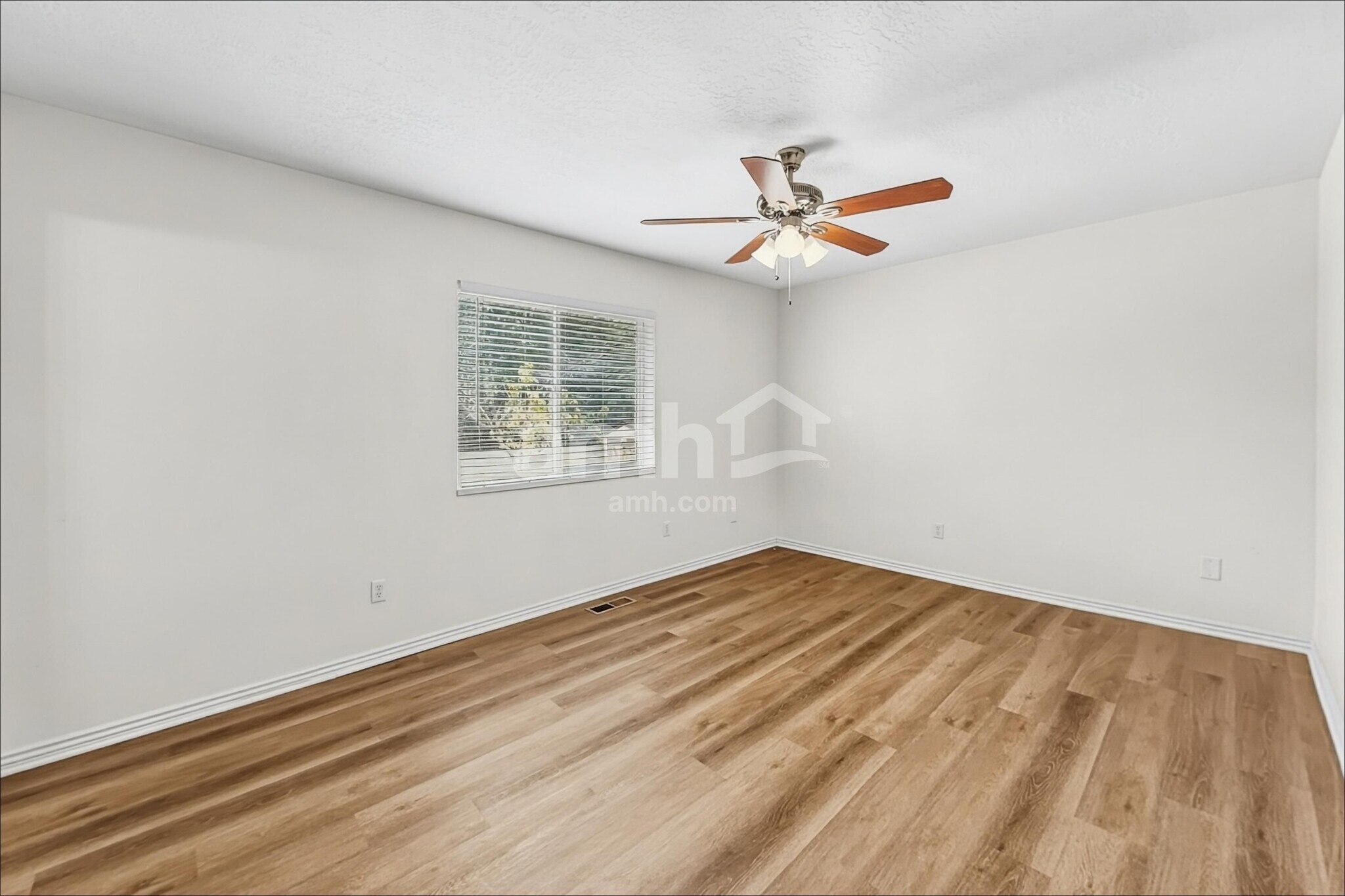 Building Photo - 894 E 780 S