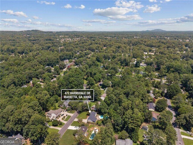 Building Photo - 472 Barnsdale Dr
