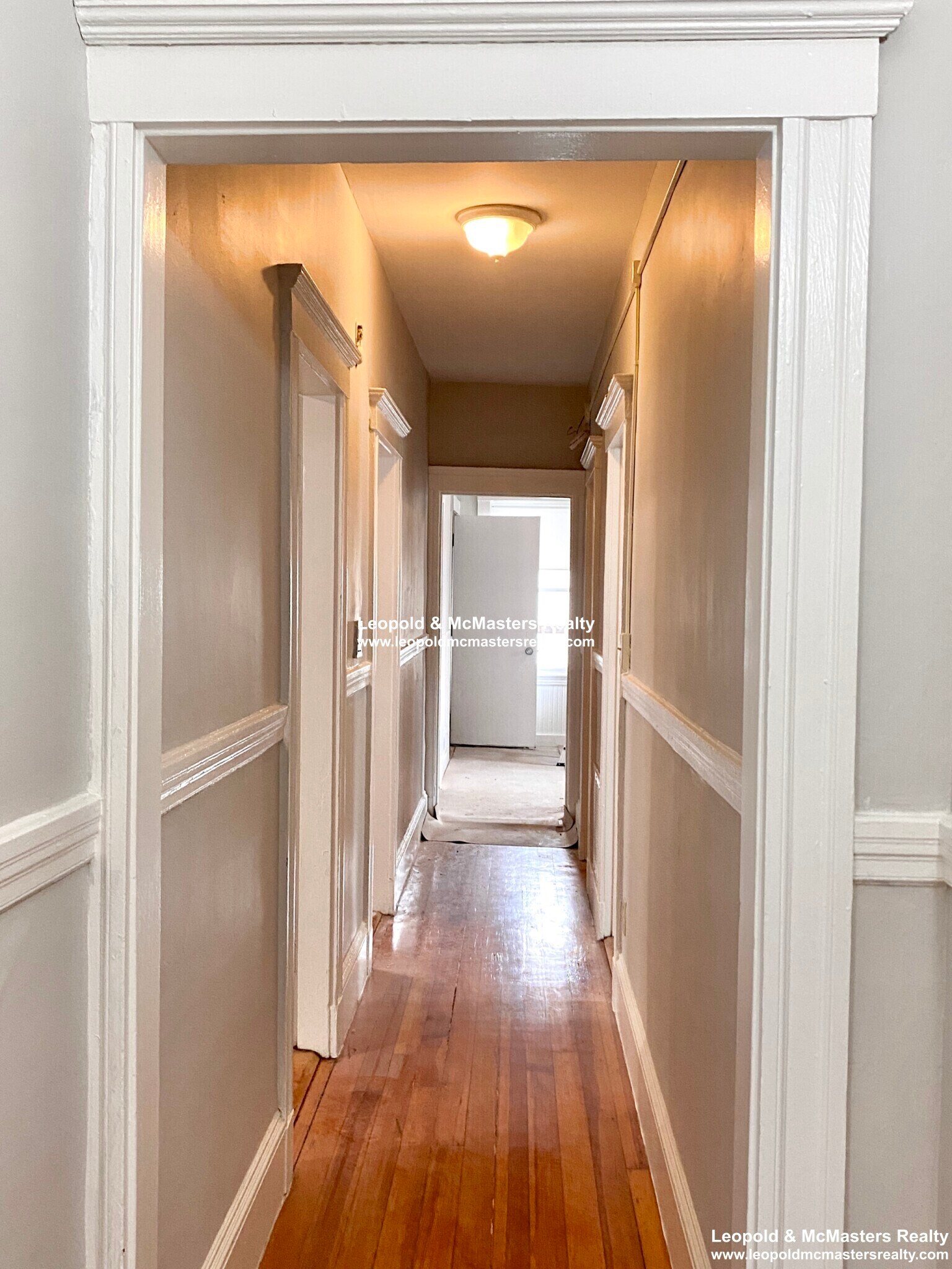 Building Photo - 19 Roseclair St