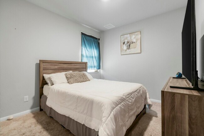 Building Photo - 212 Apache Plum Dr