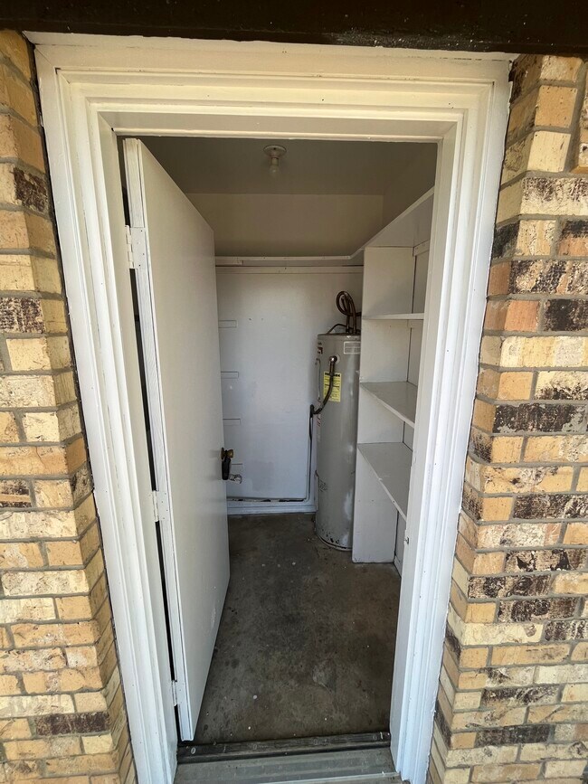 Building Photo - 13483 Rhudy Dr