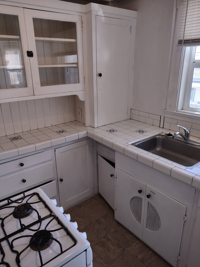 Kitchen Closeup - 403 Green St