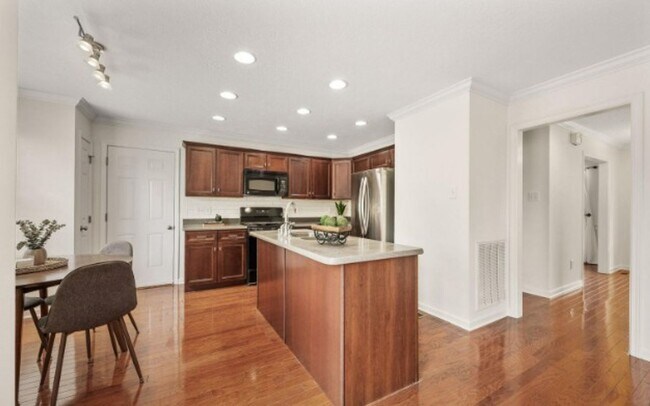Building Photo - Knoxville 37934 - 4 bedroom 2 bath - call ...