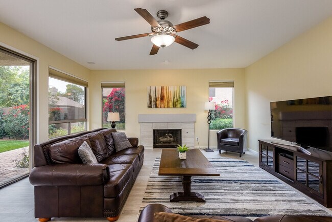 Building Photo - 6417 E Marilyn Rd